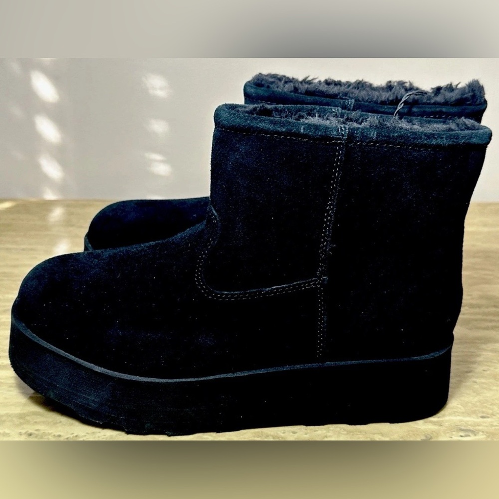 *SOLD* NWT Womens Boots 8 Genuine Suede Black Leather Fall Fur Easy Care Winte